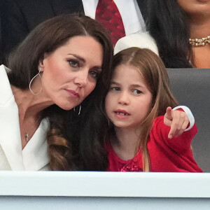 Kate Catherine Middleton, duchesse de Cambridge, et la princesse Charlotte - La famille royale d'Angleterre au concert du jubilé de platine de la reine d'Angleterre au palais de Buckingham à Londres. Le 4 juin 2022