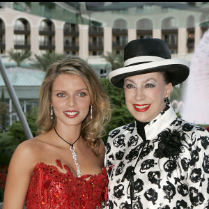 Sylvie Tellier et Geneviève de Fontenay - 57e Gala de la Crois Rouge à Monaco