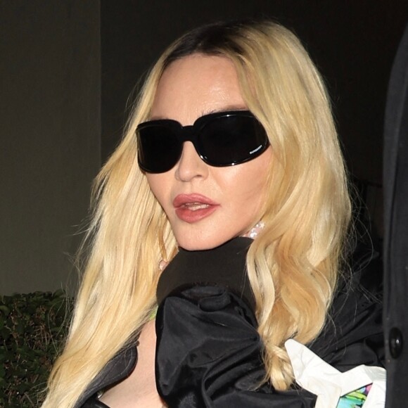 Exclusif - Madonna avec un mystérieux inconnu à West Hollywood, Los Angeles, Californie, Etats-Unis, le 15 mai 2022. 