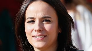 Alizée "peu présente en ce moment" : la star s'explique sur son absence...