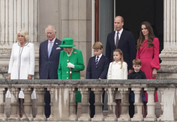 La famille royale d'Angleterre au balcon du palais de Buckingham, à l'occasion du jubilé de la reine d'Angleterre. Le 5 juin 2022 