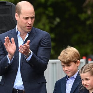 Le prince William, duc de Cambridge, et Catherine (Kate) Middleton, duchesse de Cambridge, accompagnés de leurs enfants, le prince George de Cambridge et la princesse Charlotte de Cambridge en visite au château de Cardiff, Royaume Uni, le 4 juin 2022, à l'occasion du jubilé de platine de la reine d'Angleterre. 