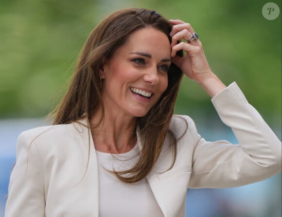 Catherine (Kate) Middleton, duchesse de Cambridge, visite le centre de Little Village pour savoir comment la banque pour bébés soutient les familles locales à Wembley, Londres, le 8 juin 2022. 