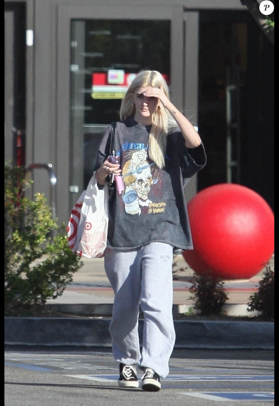 Sami Sheen, la fille de Denise Richards et Charlie Sheen, va faire des courses chez &quot;Target&quot; à Los Angeles, le 22 mars 2022.