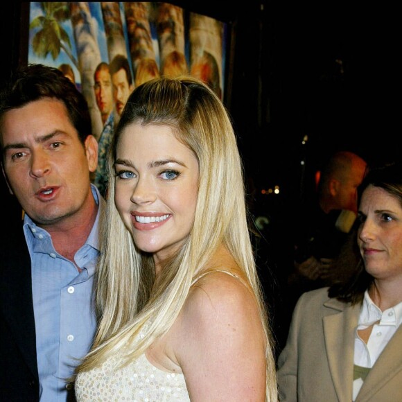 Denise Richards et Charlie Sheen - Première du film "The big bounce" à Los Angeles.