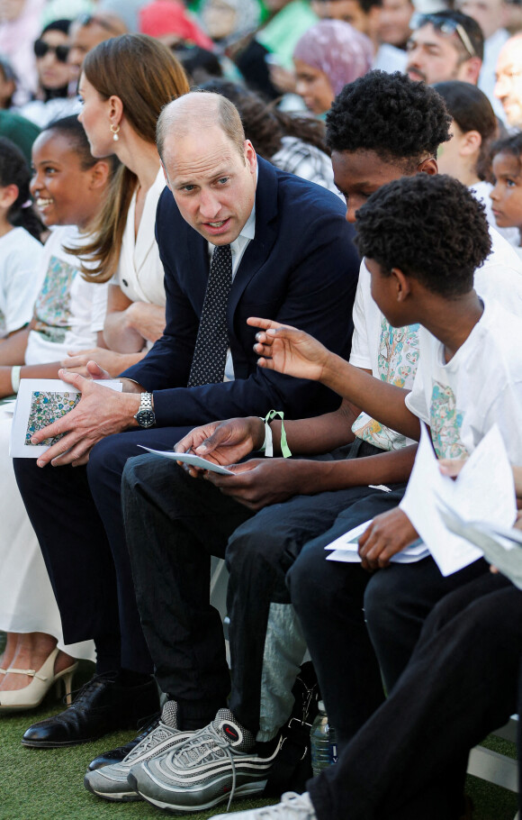 Le prince William, duc de Cambridge, lors d'une cérémonie multiconfessionnelle et de dépôt de couronnes au pied de la tour Grenfell à Londres, Royaume Uni, le 14 juin 2022, en souvenir de ceux qui sont morts dans l'incendie de la tour Grenfell le 14 juin 2018.