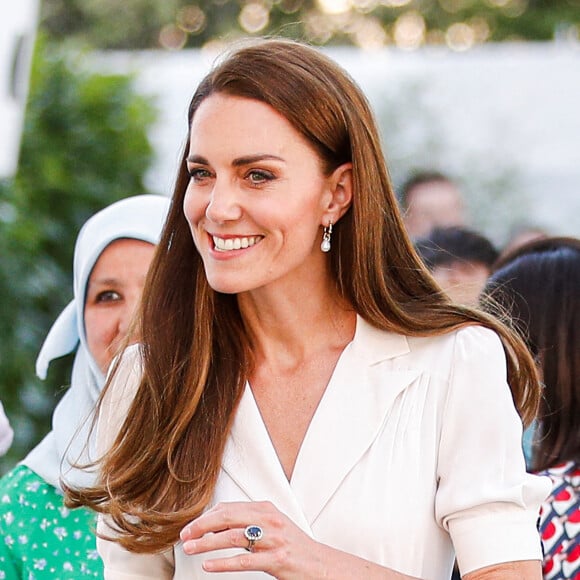 Catherine (Kate) Middleton, duchesse de Cambridge, lors d'une cérémonie multiconfessionnelle et de dépôt de couronnes au pied de la tour Grenfell à Londres, Royaume Uni en souvenir de ceux qui sont morts dans l'incendie de la tour Grenfell.