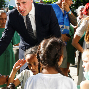 Le prince William, duc de Cambridge, lors d'une cérémonie multiconfessionnelle et de dépôt de couronnes au pied de la tour Grenfell à Londres, Royaume Uni, le 14 juin 2022, en souvenir de ceux qui sont morts dans l'incendie de la tour Grenfell le 14 juin 2018.