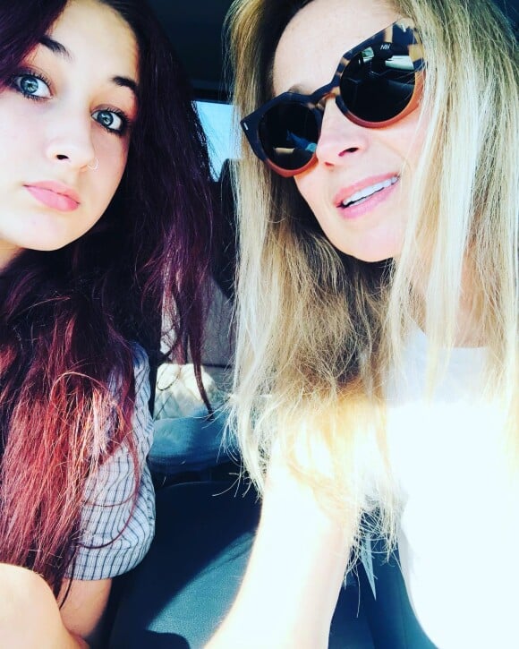 Lara Fabian pose avec sa fille Lou pour la Fête des Mères, sur Instagram. Mai 2022.