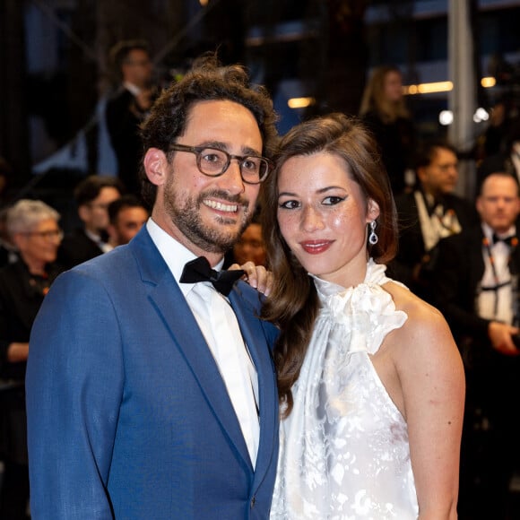 Thomas Hollande, sa femme Emilie Broussouloux - Montée des marches du film "R.M.N." lors du 75ème Festival International du Film de Cannes, le 21 mai 2022. © Cyril Moreau / Bestimage 