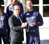 Francois Hollande et Yohann Diniz médaille d'or 50kms marche - L'équipe de France d'athlétisme a été reçue à l'Elysée par François Hollande et Najat Vallaud-Belkacem, le 18 août 2014.