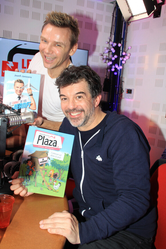 Exclusif - Jeanfi Janssens (Jean-Philippe Janssens) fait la promotion de son livre "Le carnet de vol de Jeanfi" et Stéphane Plaza fait la promotion du tome 2 de la bande dessinée Stéphane Plaza agent immobilier lors de l'émission "Le Show de Luxe" sur la Radio Voltage à Paris, France, le 26 novembre 2018. © Philippe Baldini/Bestimage