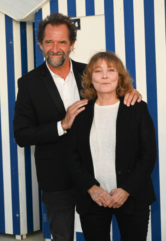 Stephane De Groodt et Diane Kurys - Photocall de la journée d'ouverture du 36ème Festival du Film de Cabourg. Le 16 juin 2022 © Coadic Guirec / Bestimage