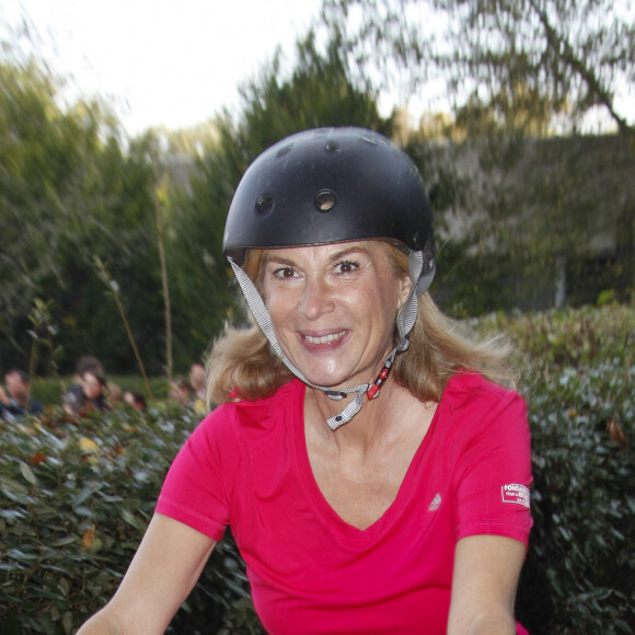 Michèle Laroque - People au "Triathlon Des Roses" au Stade Francais dans le Domaine National de Saint-Cloud le 4 octobre 2014.