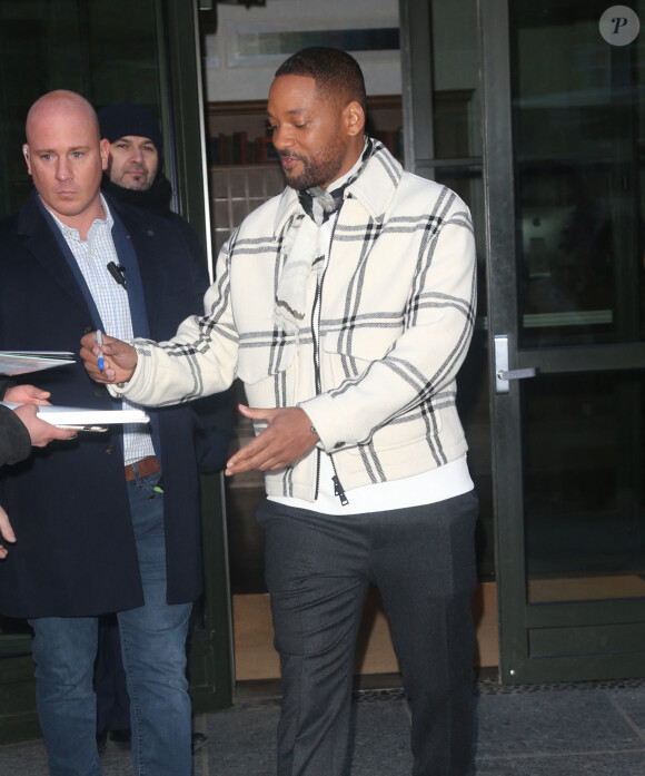 Will Smith à la sortie d'un immeuble à New York le 9 Janvier 2020. 