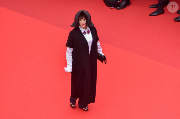 Isabelle Adjani - Montée des marches du film " Les Amandiers " lors du 75ème Festival International du Film de Cannes. Le 22 mai 2022 © Giancarlo Gorassini / Bestimage 