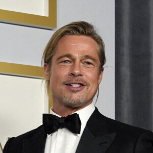 Brad Pitt - Pressroom - 93ème cérémonie des Oscars dans la gare Union Station à Los Angeles, le 25 avril 2021. 