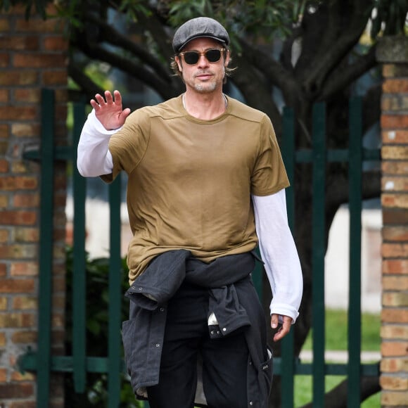 Brad Pitt visite la Biennale d'art de Venise avec l'artiste Thomas Houseago à Venise, en Italie, le 28 mai 2019. 