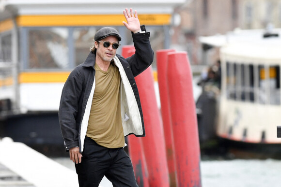Brad Pitt et le sculpteur britannique Thomas Houseago visitent la Biennale de Venise, Italie, le 28 mai 2019. 