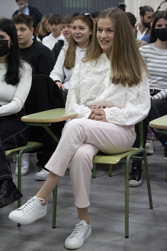 La princesse Leonor arrive à la Journée de la jeunesse et de la cybersécurité : "Profitez d'Internet en toute sécurité" à Madrid, Espagne, le 20 avril 2022, organisée par l'Institut national de la cybersécurité (INCIBE). 