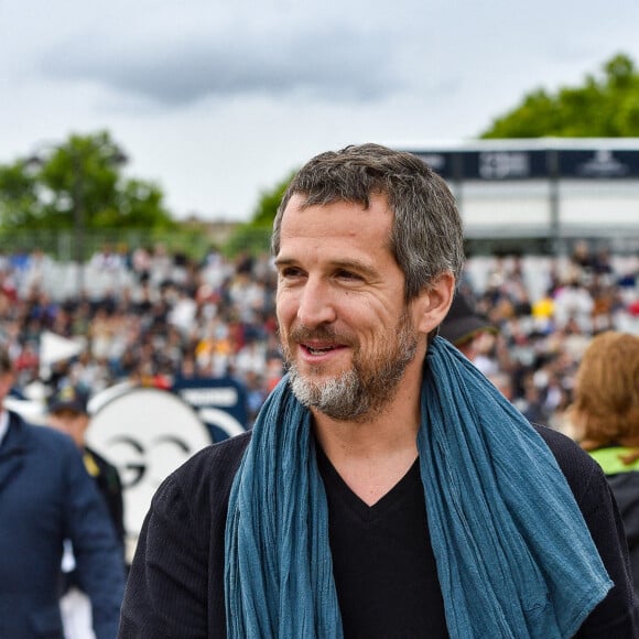 Guillaume Canet participe à la reconnaissance des célébrités de la Longines Global Champions Tour Grand Prix of Paris lors de la 8ème édition du "Longines Paris Eiffel Jumping" au Champ de Mars à Paris, France, le 25 juin 2022. © Perusseau-Gorassini-Tribeca/Bestimage