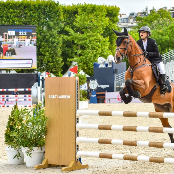 Mary Kate Olsen sur Dunotaire - Prix Joone (CSI 1) lors de la 8ème édition du "Longines Paris Eiffel Jumping" au Champ de Mars à Paris, France, le 25 juin 2022. © Perusseau-Gorassini-Tribeca/Bestimage