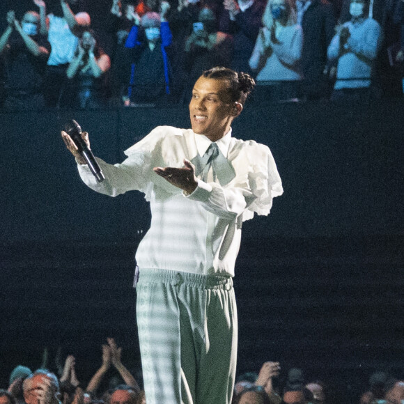 Stromae sur scène lors de la 37ème cérémonie des Victoires de la musique à la Seine musicale de Boulogne-Billancourt, le 11 février 2022. © Cyril Moreau / Tiziano Da Silva / Bestimage 