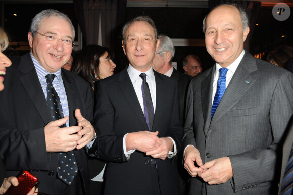 Jean-Paul Huchon, Bertrand Delanoë et Laurent Fabius lors du dîner du Crif au pavillon d'Armenonville le 3 février 2010