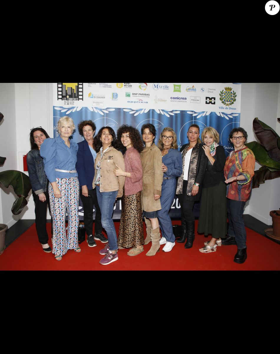 Les membres du jury, Caroline Vabre, Catherine Ceylac, Isabel Sebastian, Sofiia Manousha, Fanny Gilles, Sheila, Nathalie Carollo, Fanny Cottençon et Véronique Mériadec - 2ème édition du Festival de Dreux "Histoires de Femmes" au théâtre de Dreux le 11 juin 2022. © Denis Guignebourg/BestImage