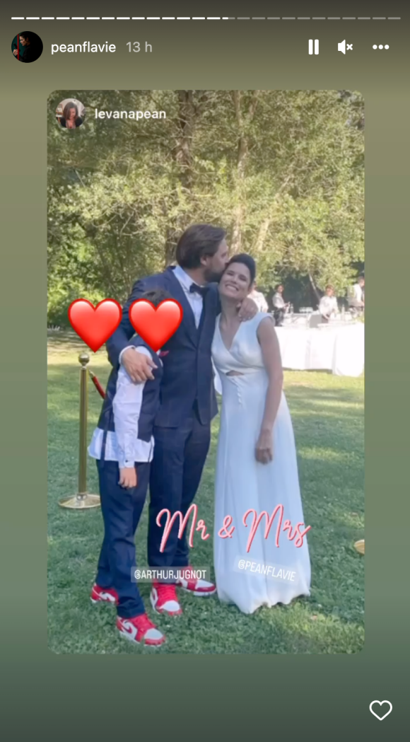 Story Instagram de Flavie Péan, en compagnie de son mari Arthur Jugnot et son fils Célestin né de sa relation avec Cécilia Cara.