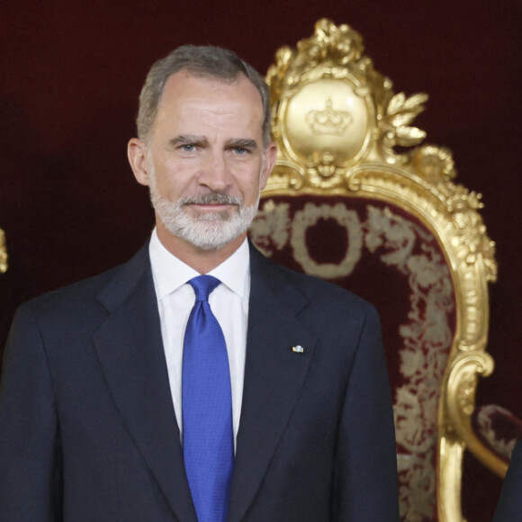 Le roi Felipe VI d'Espagne et la reine Letizia avec Fumio Kishida (Premier ministre du Japon), - Dîner de gala du 32ème Sommet de l'OTAN au Palais royal de Madrid, le 28 juin 2022. 
