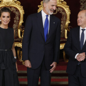 Le roi Felipe VI d'Espagne et la reine Letizia avec Olaf Scholz (chancelier d'Allemagne), - Dîner de gala du 32ème Sommet de l'OTAN au Palais royal de Madrid, le 28 juin 2022. 