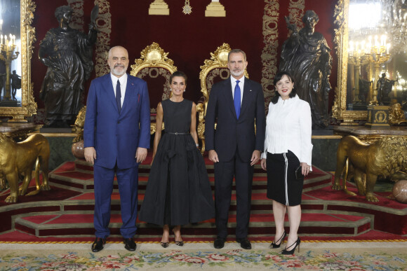 Le roi Felipe VI d'Espagne et la reine Letizia avec Edi Rama premier ministre d'Albanie et sa femme Linda - Dîner de gala du 32ème Sommet de l'OTAN au Palais royal de Madrid, le 28 juin 2022. 