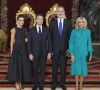 Le roi Felipe VI et la reine Letizia d'Espagne, Emmanuel Macron, président de la République Française, et la Première dame Brigitte Macron - Dîner de gala du 32ème Sommet de l'OTAN au Palais royal de Madrid. 