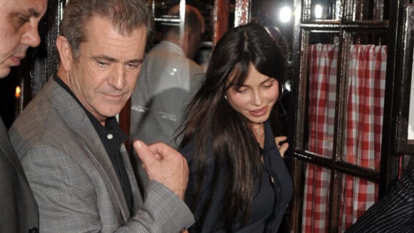 Mel Gibson et sa compagne s'offrent un dîner romantique... dans la capitale de l'amour !