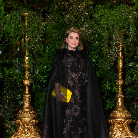 Catherine Deneuve - Photocall de la soirée de gala "Dior et Venetian Heritage" à l'opéra La Fenice à Venise, dans le cadre de l'ouverture de la 59 ème Biennale d'art contemporain, le 23 avril 2022.