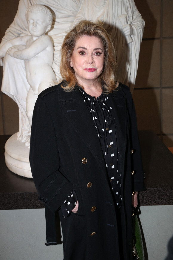 Catherine Deneuve - People au défilé de mode automne-hiver 2022/2023 "Louis Vuitton" lors de la fashion week à Paris. Le 7 mars 2022 © Bertrand Rindoff Petroff-Olivier Borde / Bestimage