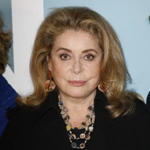 Catherine Deneuve - Avant-première du film "De son vivant" au cinéma Pathé-Wepler à Paris. Le 17 novembre 2021 © Marc Ausset-Lacroix / Bestimage