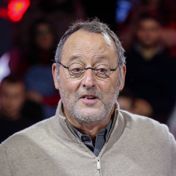 Jean Reno est à Cracovie, Pologne, le 11 décembre 2018. L'acteur est venu à l'invitation de la Fondation nationale polonaise dans le cadre du projet 100 × 100 pour rencontrer des fans et faire connaissance avec la tradition de Noël polonaise. Jean était photographié en train de faire un tour en calèche et de s'arrêter à divers endroits pour manger quelque chose. © Damian Klamka/SOPA Images/ZUMA Wire/Bestimage