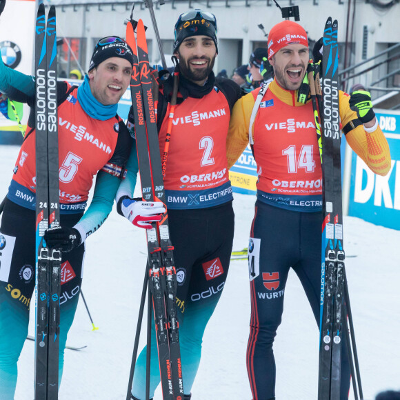 Simon Desthieux (FRA), Martin Fourcade (FRA) et Arnd Peiffer (GER) lors de la mass start en biathlon à Oberhof, Allemagne, le 12 janvier 2020. © Imago/Panoramic/Bestimage