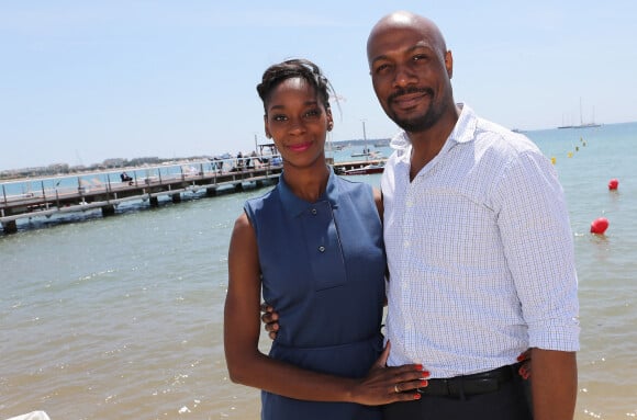 Harry Roselmack et sa femme Chrislaine - Rencontres sur la plage Nice Matin - Majestic Barrière lors du 67ème festival international du film de Cannes. Le 21 mai 2014