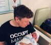 La chanteuse Grimes et son compagnon Elon Musk ont accueilli leur premier enfant, un petit garçon. Le 4 mai 2020.