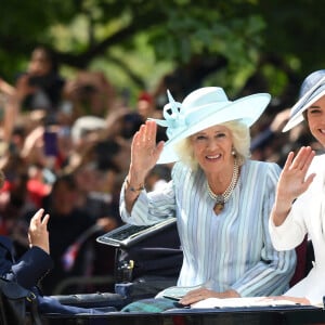 Camilla Parker Bowles, duchesse de Cornouailles, Catherine (Kate) Middleton, duchesse de Cambridge, le prince George de Cambridge - Les membres de la famille royale lors de la parade militaire "Trooping the Colour" dans le cadre de la célébration du jubilé de platine (70 ans de règne) de la reine Elizabeth II à Londres, le 2 juin 2022. 