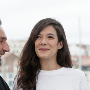 Gilles Lellouche, Mélanie Doutey lors du photocall du film "Le grand bain" au 71ème Festival International du Film de Cannes, le 13 mai 2018. © Borde / Jacovides / Moreau / Bestimage 