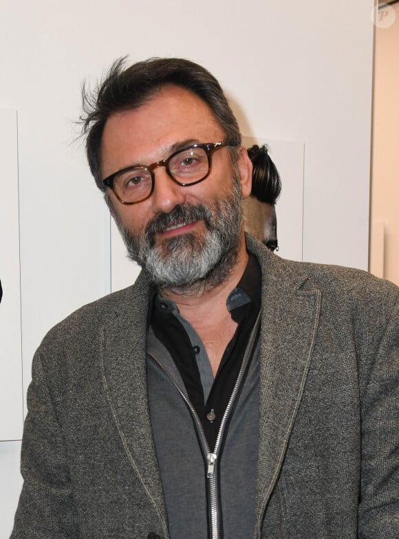 Frédéric Lopez - Vernissage de l'exposition "Quand le masque tombe" de Stéphane de Bourgies sur le toit de la Grande Arche à Paris, le 12 mars 2019. © Coadic Guirec/Bestimage