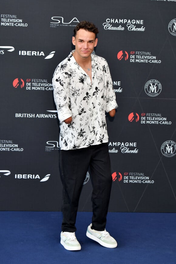 Théo Curin au photocall de la cérémonie d'ouverture de la 61ème édition du Festival de Télévision de Monte-Carlo au Grimaldi Forum, à Monaco, le 17 juin 2022. © Bruno Bebert/Bestimage