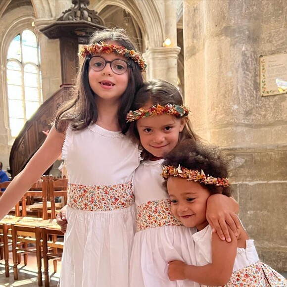 Christian Karembeu, sa femme Jackie Chamoun et leurs filles à un mariage.