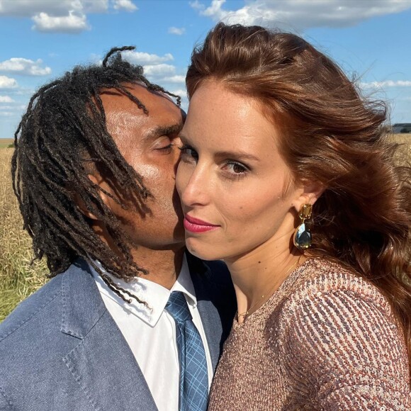 Christian Karembeu, sa femme Jackie Chamoun et leurs filles à un mariage.