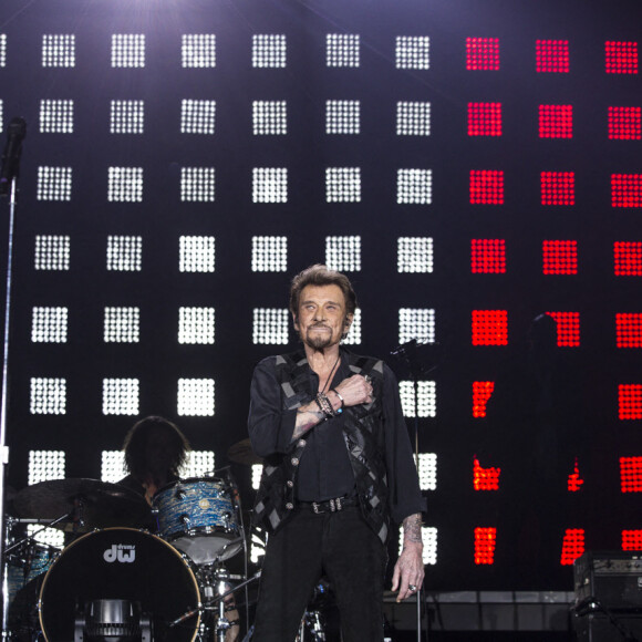 Exclusif - Johnny Hallyday en concert au POPB AccorHotels Arena à Paris. Le 27 novembre 2015 © Dimitri Coste / Bestimage 