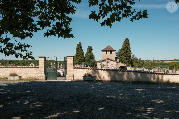 Image du cimetière de Dalmaze près de Cagnac-les-Mines, la ville où habitait la disparue Delphine Jubillar. Son corps pourrait-il se trouver sous les tombes ?